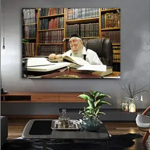 1568 - תמונה של הרב עובדיה יוסף יושב בחדר ולומד תורה להדפסה על קנבס או זכוכית